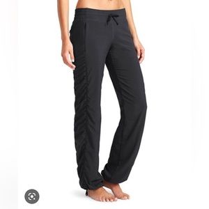 Athleta La Viva active pant